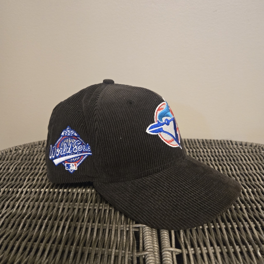 New Era 59FIFTY Fitted Hat in Black and Gray